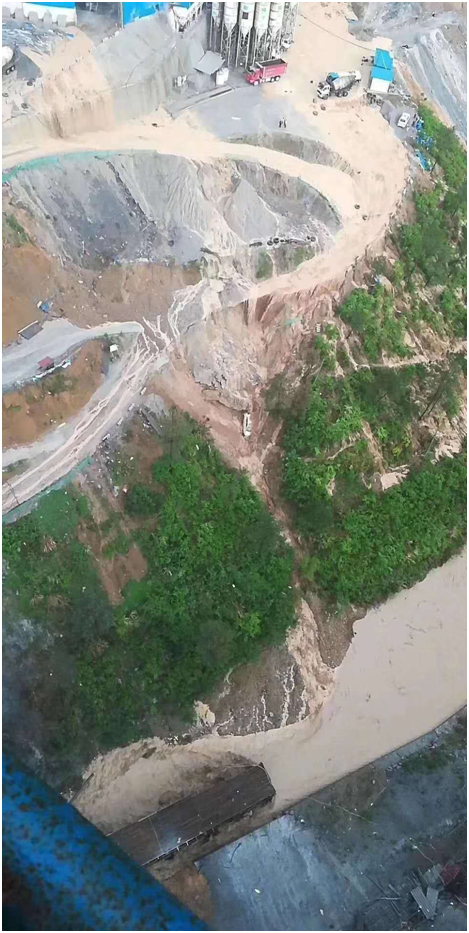 村民訴稱施工方爆破作業致其房屋地基下沉成危房