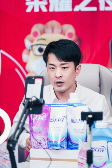 3000名員工，4500萬用戶，辛巴辛有志的背後是直播正規軍的崛起