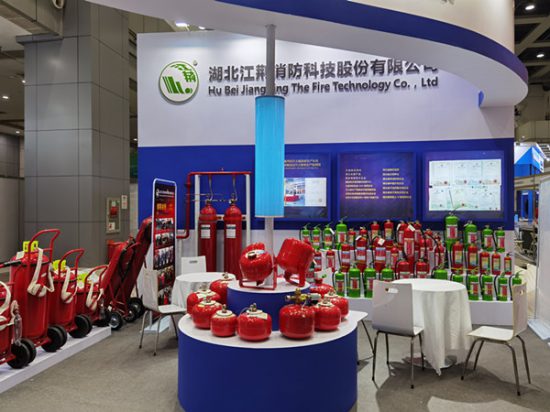 暑假放假了，「神獸」們開始鬧事，江荊消防為家長「支招」