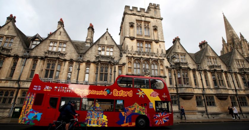 前港督彭定康和英國大學校長呼籲為香港BNO持有人提供本地生學費待遇