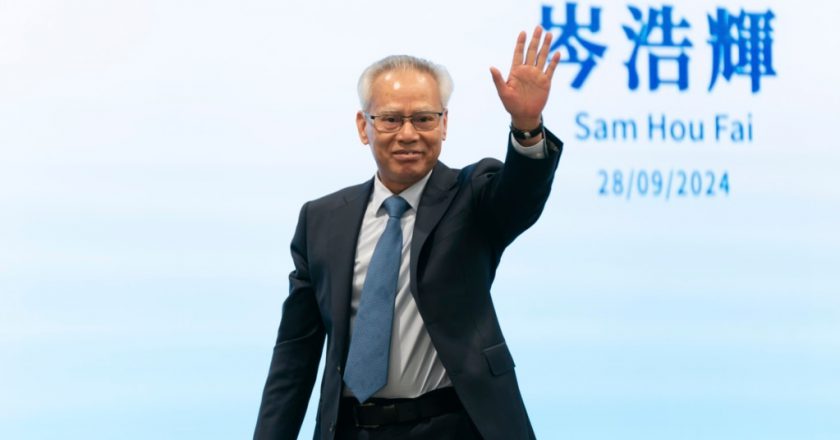 澳門前終審法院院長岑浩輝以得票率98.99%當選澳門特首