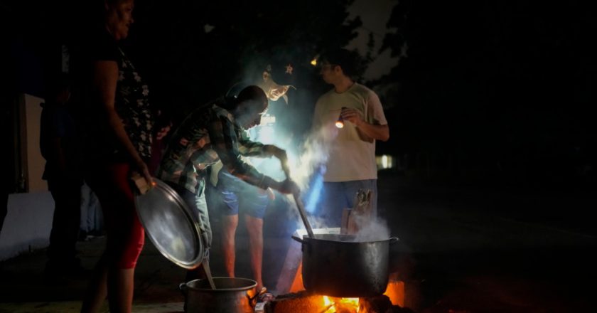 古巴全島停電幾天後仍未完全恢復供電，民眾苦苦掙扎