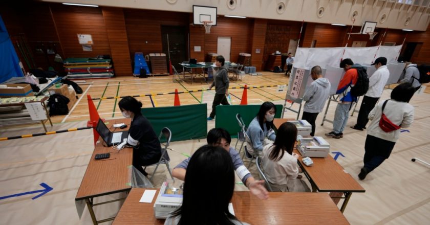 日本政壇地震，選民讓自民黨和公明黨聯盟失去眾議院多數席位