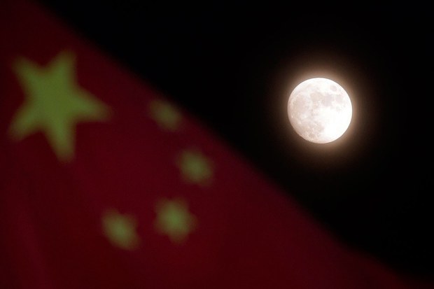 美中月球爭霸：誰將主導太空規則？
