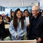 蘋果首席執行官庫克訪華會見中國工信部部長 願加大在中國投資