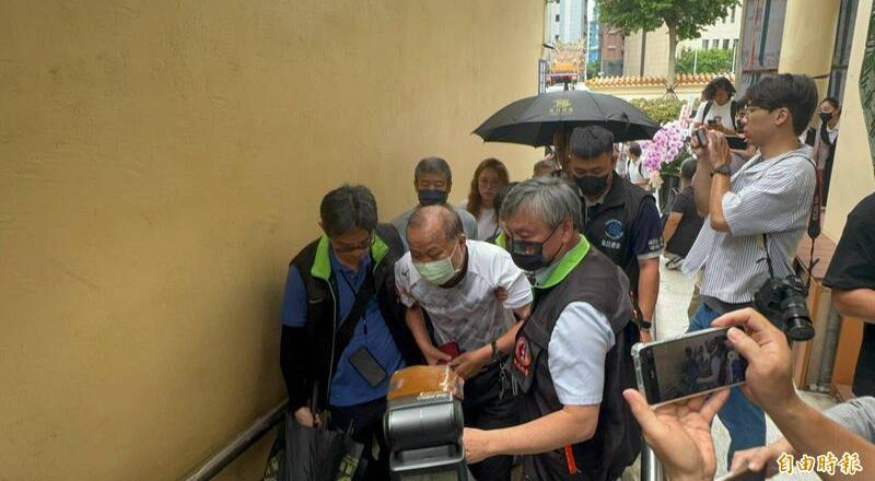 土城杀妻男拒透露弃刀处 警土法炼钢国道路肩沿线目视才找到