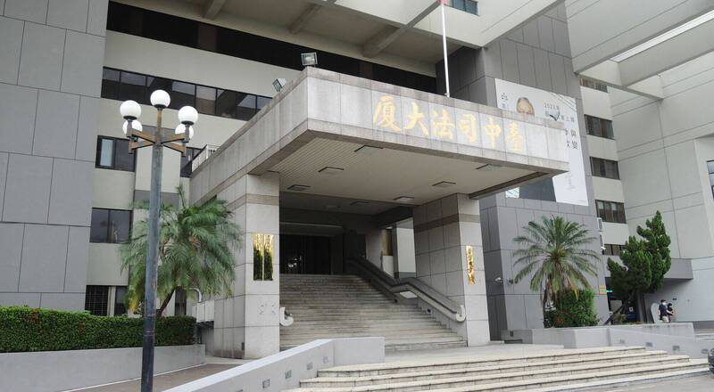 台中色房东袭胸女房客8秒 判10月赔20万