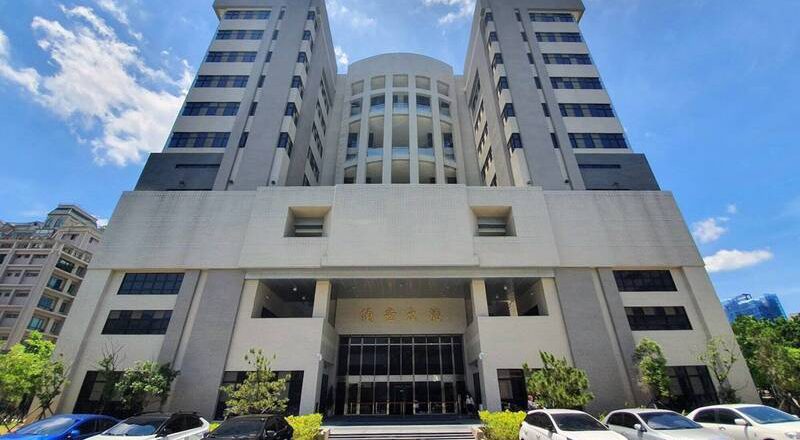 脚指也夹针孔！士检书记官3年偷拍21女82次  终局判决出炉