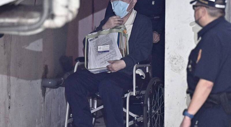 找不到「2亿人保」沈庆京今难办保  自选电子脚环装左脚