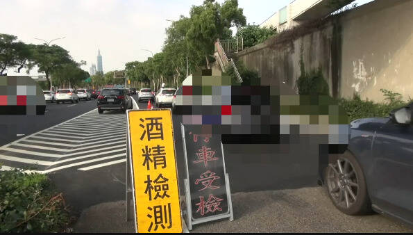 車上載失聯移工遇臨檢 移工內科車流中「跳上車頂」橫跨多車道逃逸