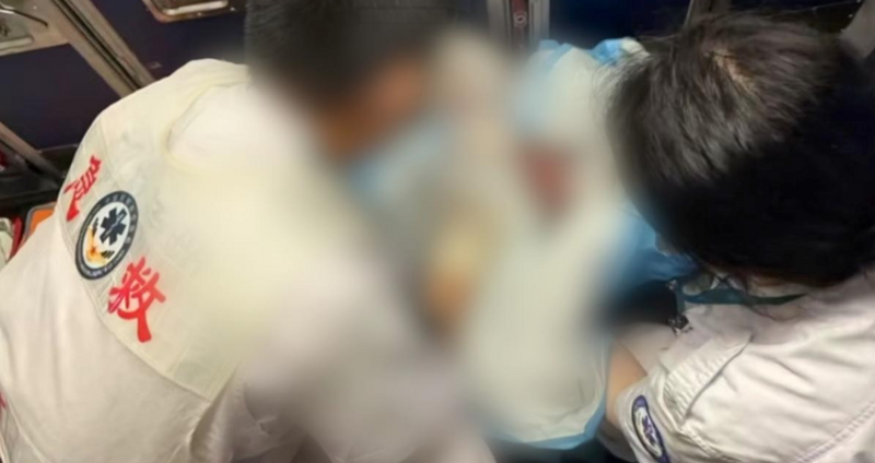 中国惊传16岁少女在飞机上分娩 疑似还有梅毒