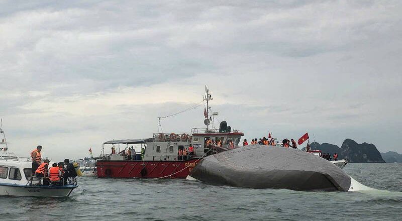 越南下龍灣暴雨遊艇翻覆！至少34死多人失蹤