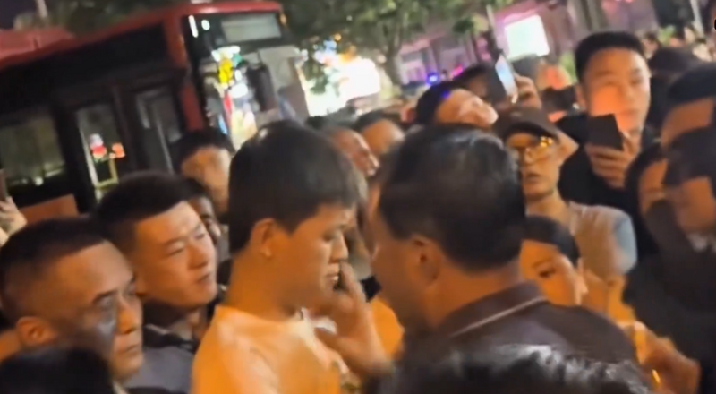 甘肃幼儿园247童铅中毒！官方窜改检测结果 家长抗议遭暴力维稳！