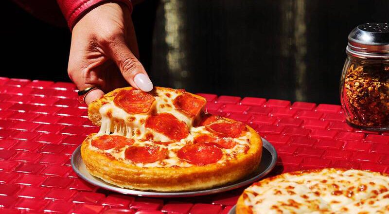 很便宜！ 美国必胜客推出个人披萨不到60元优惠