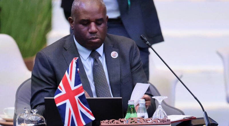 英國制裁協助非法偷渡個人與組織 外交大臣稱里程碑時刻