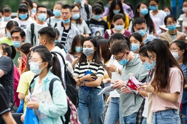 98抢1！陆全国公务员考试今日登场 报考人数创新高