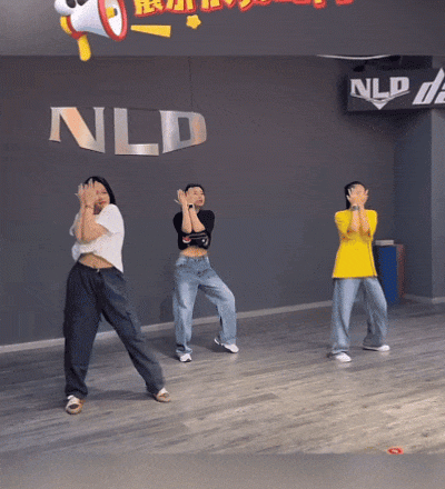 还记得于明加的俩女儿吗？颜值超高！