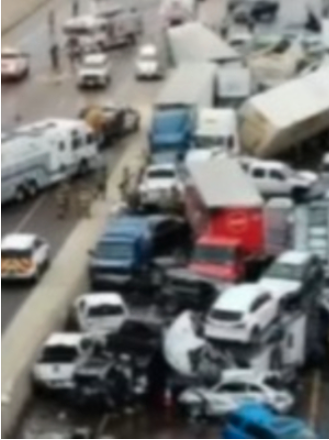 新疆重大事故:12车追尾 已酿9死7伤 惨况曝光