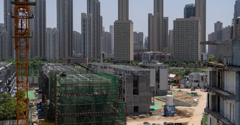 政治局喊「穩」,市場卻高呼「救命」