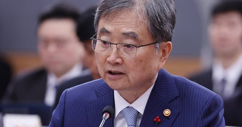 韩外长赵显向韩总统李在明工作汇报：推进李在明于明年初访问中国