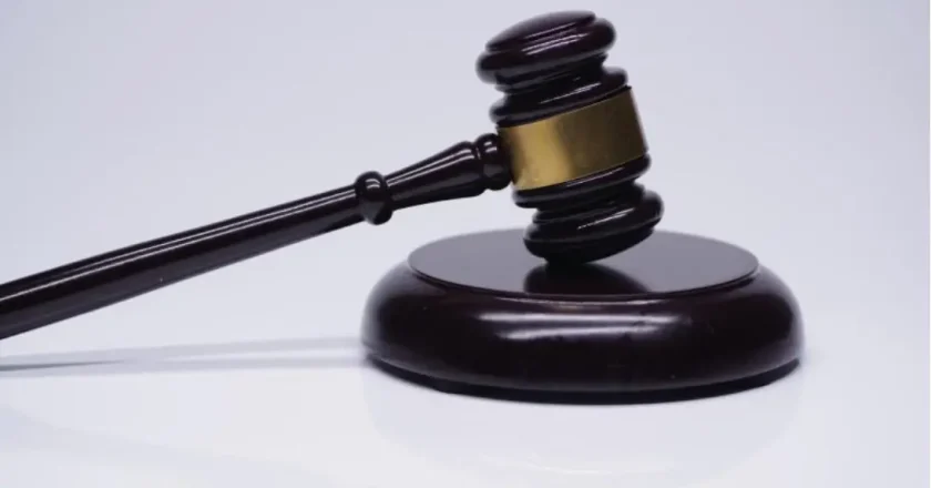 “00后”在校大学生制造假币获刑：网上买材料并学习